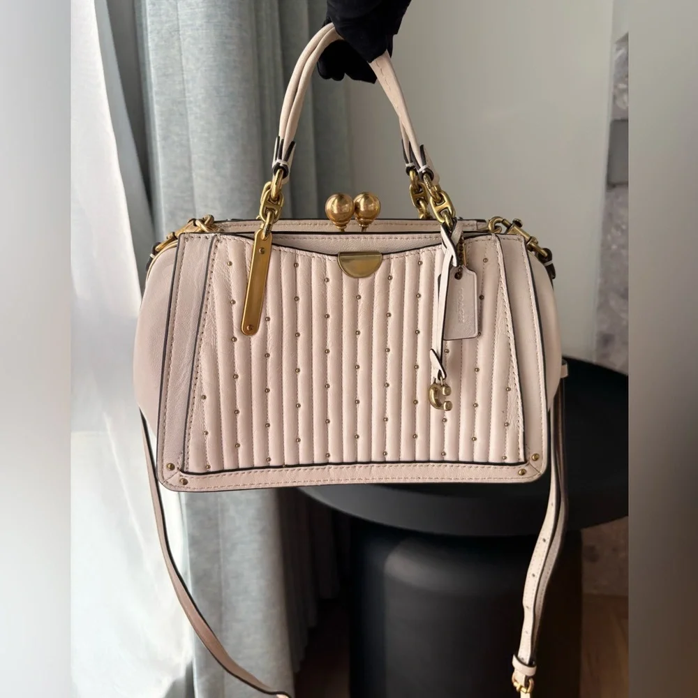 COACH Kisslock Dreamer 21 With Quilting And Rivets White
